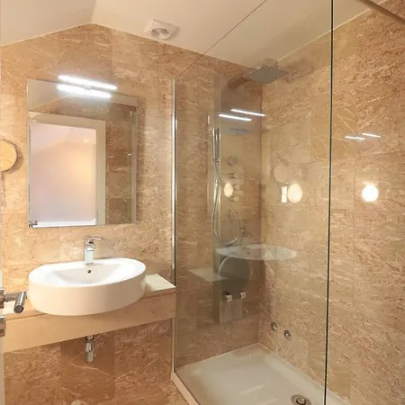 豪迈旅馆 - 大自然与海洋 *