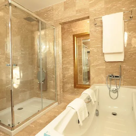 豪迈旅馆 - 大自然与海洋 *